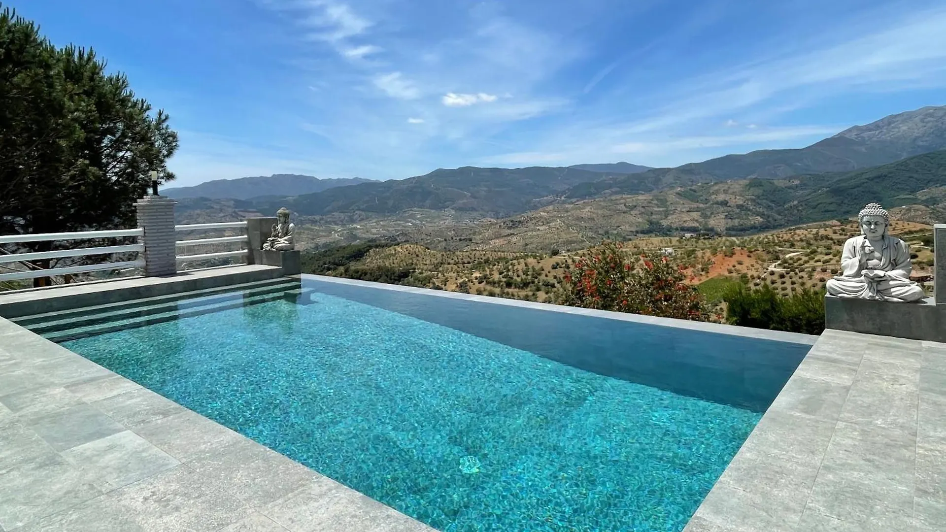 Guest house Casa Eden - Mountain View, Infinity Pool Hotel Alozaina Spain